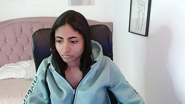 shaneelle online show from November 10, 3:05 am