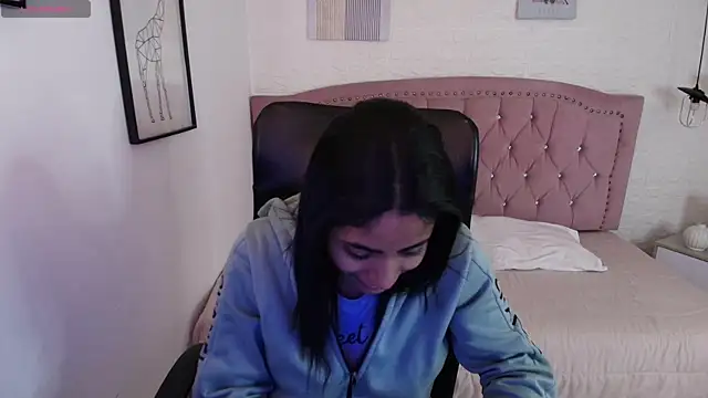 shaneelle online show from November 19, 3:28 am