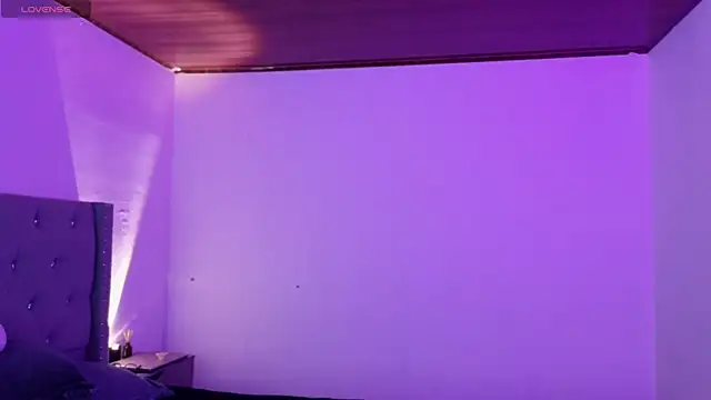 cristal hilton 10 online show from January 10, 7:10 am