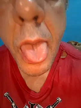 Snapshot of Carlossantos07 chatting on March 27, 10:26 am Carlossantos07 online show from March 27, 10:26 am