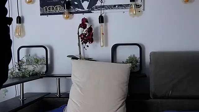 CarterCole online show from March 1, 2:13 pm