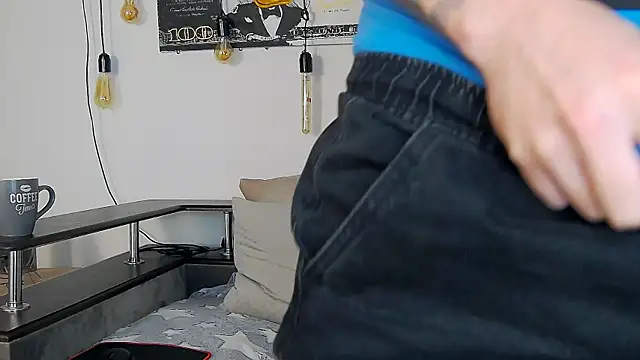 CarterCole online show from December 17, 2:56 pm