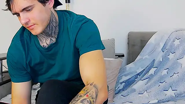 CarterCole online show from January 7, 9:45 am