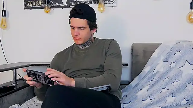 CarterCole online show from January 10, 9:44 am