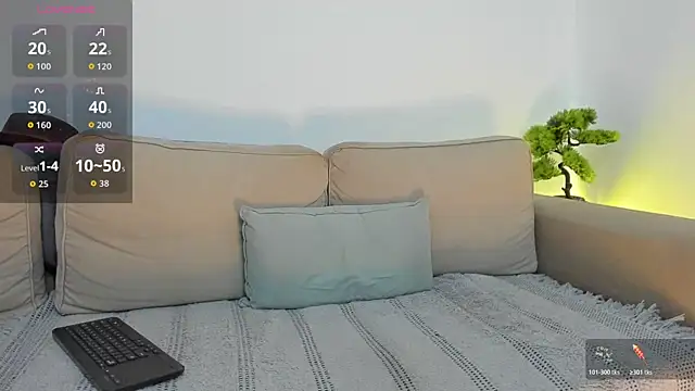 Snapshot of RawAdam chatting on October 22, 5:13 pm RawAdam online show from October 22, 5:13 pm