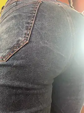 izanmiller2001 online show from September 22, 5:48 pm