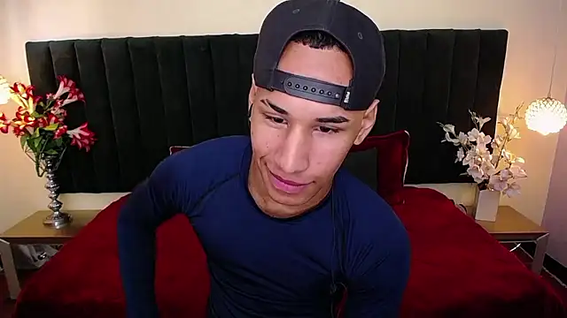 soft attraction online show from January 10, 7:59 pm