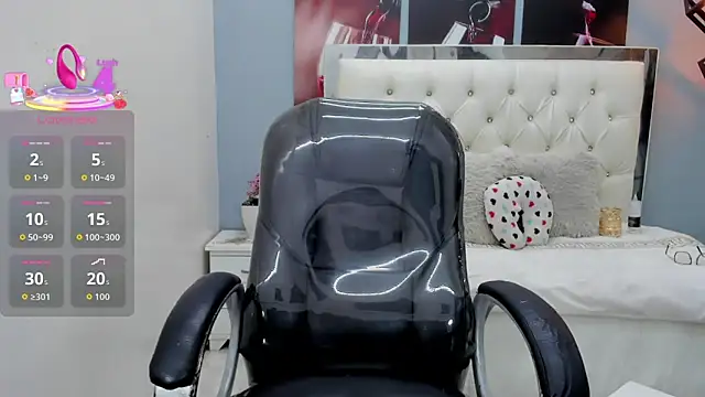Snapshot of Noha_scott chatting on May 7, 11:43 pm Noha scott online show from May 7, 11:43 pm