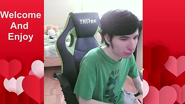 Snapshot of Twink_martinboy chatting on July 21, 7:27 pm Twink martinboy online show from July 21, 7:27 pm