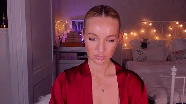 Snapshot of aestetick chatting on October 12, 4:39 pm aestetick online show from October 12, 4:39 pm