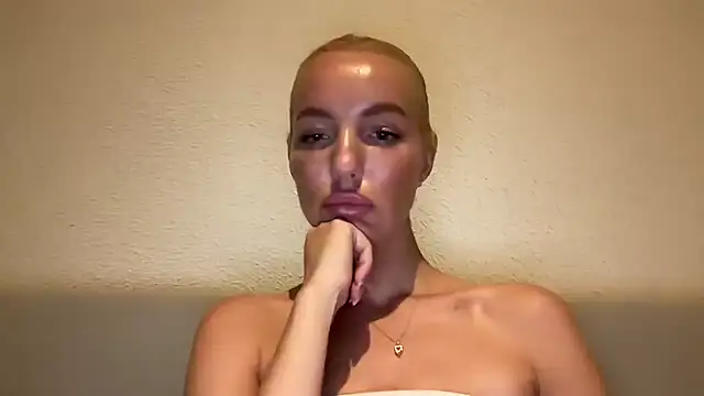 Snapshot of aestetick chatting on November 27, 12:29 pm aestetick online show from November 27, 12:29 pm