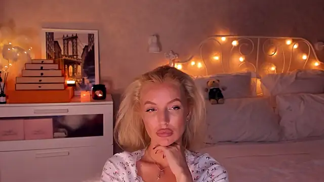 Snapshot of aestetick chatting on January 5, 5:27 pm aestetick online show from January 5, 5:27 pm