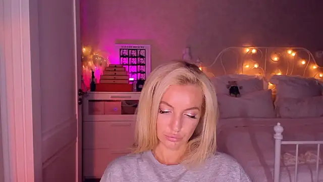 Snapshot of aestetick chatting on January 31, 7:11 pm aestetick online show from January 31, 7:11 pm