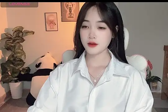 Snapshot of _Aimy_ chatting on September 18, 4:20 pm Aimy online show from September 18, 4:20 pm