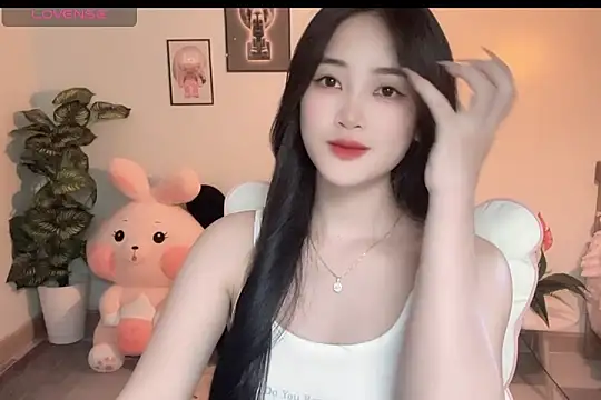 Snapshot of _Aimy_ chatting on September 22, 4:31 pm Aimy online show from September 22, 4:31 pm