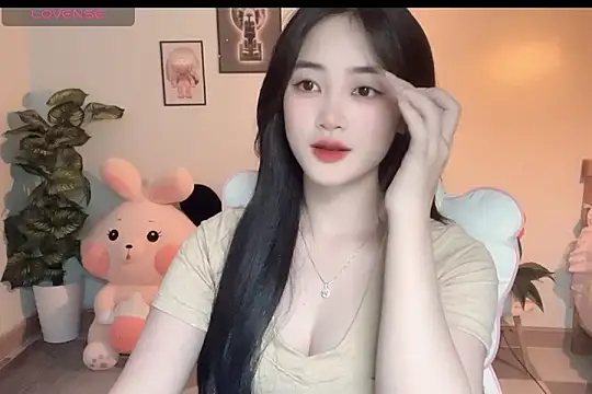 Snapshot of _Aimy_ chatting on September 23, 4:43 pm Aimy online show from September 23, 4:43 pm