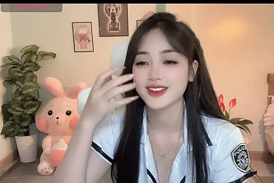 Snapshot of _Aimy_ chatting on October 1, 5:02 am Aimy online show from October 1, 5:02 am