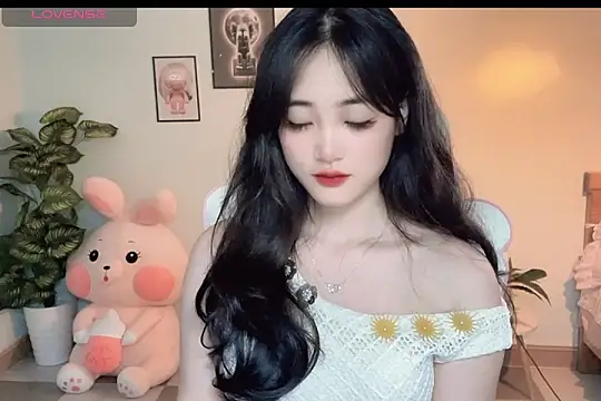 Snapshot of _Aimy_ chatting on October 7, 4:31 am Aimy online show from October 7, 4:31 am