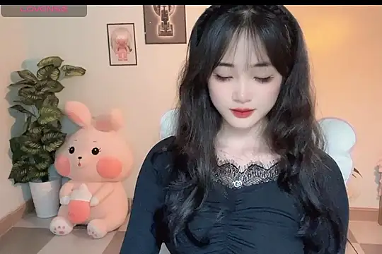 Snapshot of _Aimy_ chatting on October 8, 4:48 pm Aimy online show from October 8, 4:48 pm