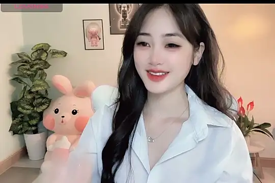 Snapshot of _Aimy_ chatting on October 22, 4:02 am Aimy online show from October 22, 4:02 am