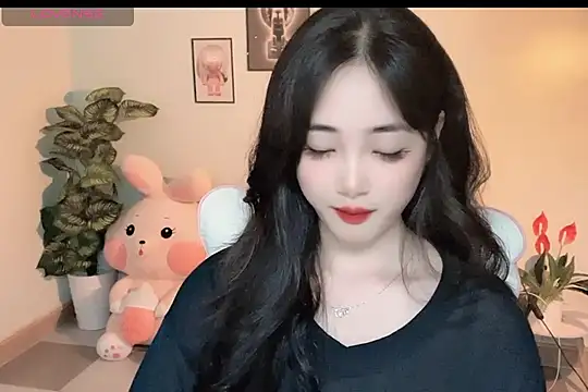 Snapshot of _Aimy_ chatting on October 29, 4:53 pm Aimy online show from October 29, 4:53 pm