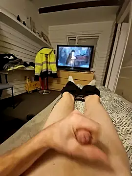 Snapshot of marcis222 chatting on December 21, 6:31 am marcis222 online show from December 21, 6:31 am