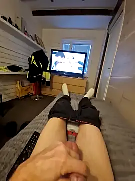 Snapshot of marcis222 chatting on December 22, 11:40 am marcis222 online show from December 22, 11:40 am