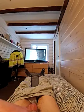 Snapshot of marcis222 chatting on February 7, 9:57 am marcis222 online show from February 7, 9:57 am