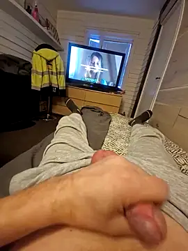 Snapshot of marcis222 chatting on February 8, 7:12 am marcis222 online show from February 8, 7:12 am