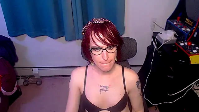 Snapshot of RyffBurnz chatting on March 12, 4:07 am RyffBurnz online show from March 12, 4:07 am