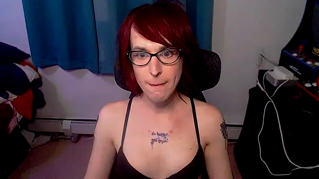 Snapshot of RyffBurnz chatting on March 17, 2:16 am RyffBurnz online show from March 17, 2:16 am