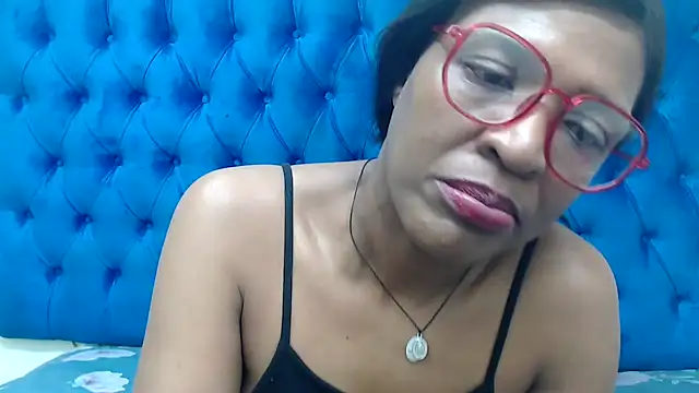 SpicyQueenxxxx online show from March 11, 4:07 am