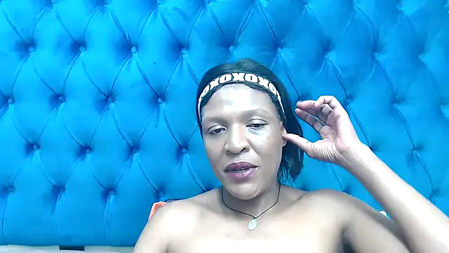 SpicyQueenxxxx online show from April 3, 4:27 pm