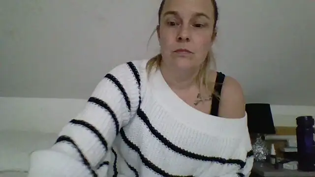 scrummymummy2 online show from March 14, 10:15 pm