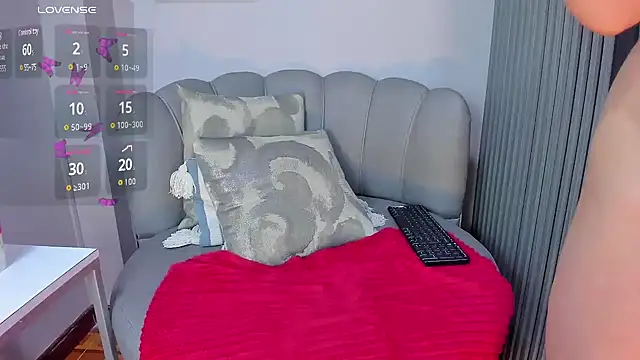 Nahiajhonson  online show from January 13, 3:15 pm