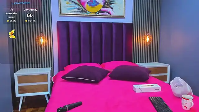 Nahiajhonson  online show from October 20, 1:00 pm