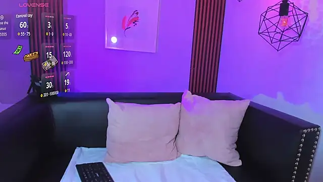 Nahiajhonson  online show from January 8, 1:13 pm