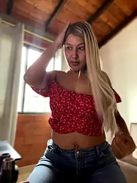 Snapshot of SamaraJay1 chatting on December 3, 12:06 pm SamaraJay1 online show from December 3, 12:06 pm