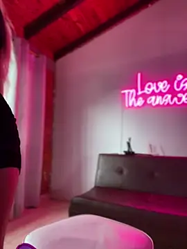 Snapshot of SamaraJay1 chatting on December 6, 12:49 pm SamaraJay1 online show from December 6, 12:49 pm