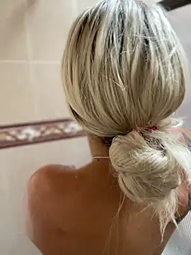 Snapshot of SamaraJay1 chatting on December 18, 1:02 pm SamaraJay1 online show from December 18, 1:02 pm