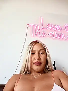 Snapshot of SamaraJay1 chatting on February 16, 7:49 pm SamaraJay1 online show from February 16, 7:49 pm