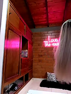 Snapshot of SamaraJay1 chatting on March 13, 11:41 am SamaraJay1 online show from March 13, 11:41 am