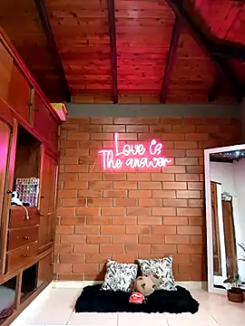 Snapshot of SamaraJay1 chatting on March 18, 12:14 pm SamaraJay1 online show from March 18, 12:14 pm