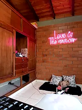 Snapshot of SamaraJay1 chatting on March 18, 3:31 pm SamaraJay1 online show from March 18, 3:31 pm