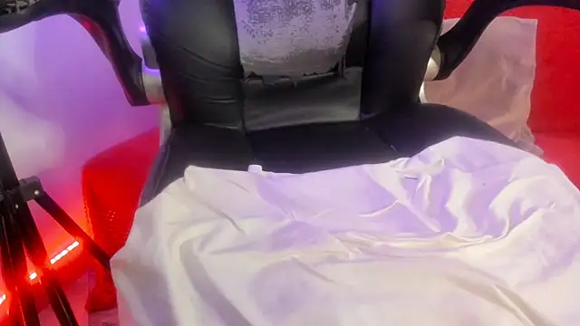 iambrihana online show from February 13, 1:08 am