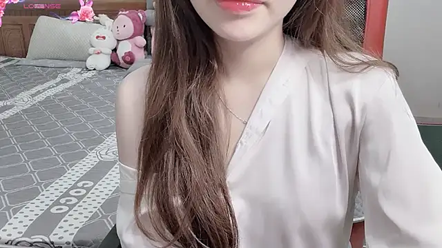 Snapshot of TrinhH_Nabbi chatting on May 8, 10:31 am TrinhH Nabbi online show from May 8, 10:31 am
