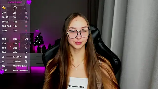 Snapshot of Sm0ly chatting on December 20, 2:08 am Sm0ly online show from December 20, 2:08 am