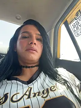 Veruzca love online show from March 22, 3:26 pm