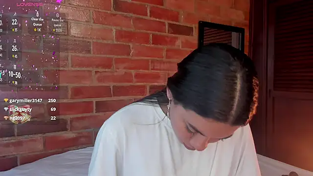 crystalvazquez online show from December 18, 7:08 pm