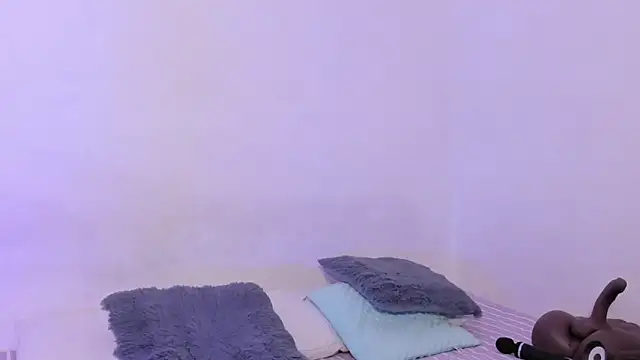 crystalvazquez online show from February 7, 11:58 am